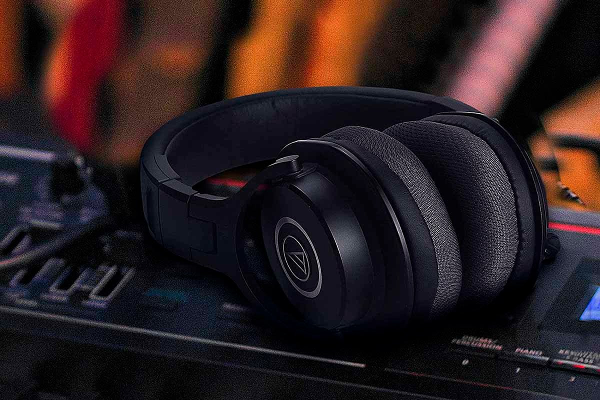 It’s Normal for Headphones To Feel Warm After Prolonged Use